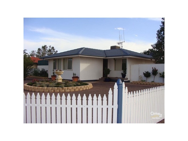 1 KIRWAN CRESCENT, Port Augusta West SA 5700