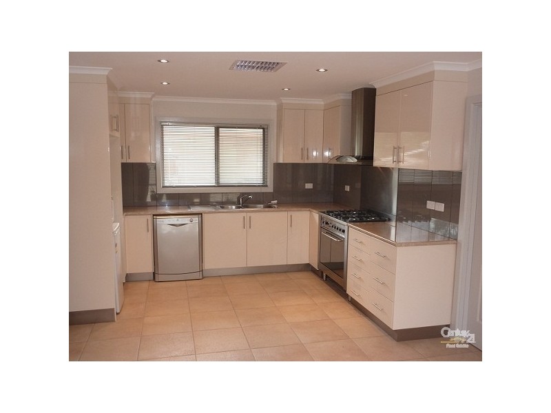 11 WILLOUGHBY STREET, Stirling North SA 5710