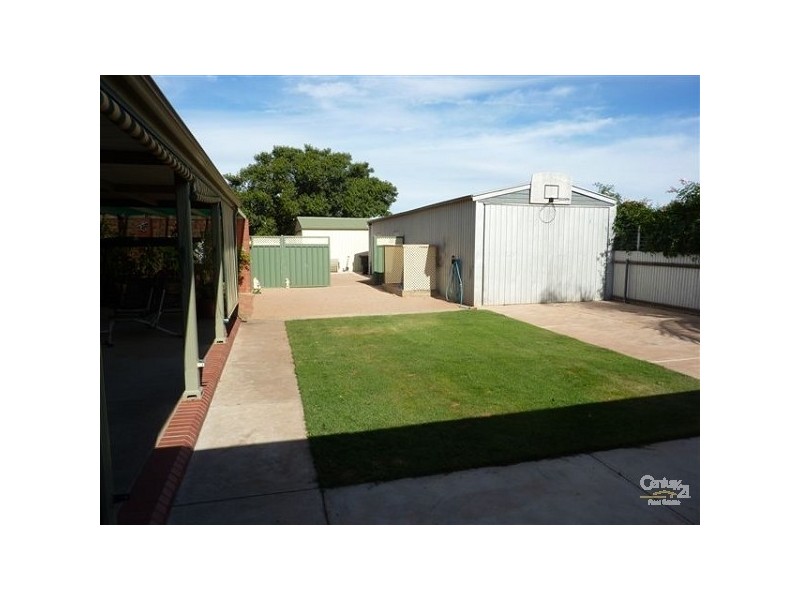 16 WILLOUGHBY STREET, Stirling North SA 5710