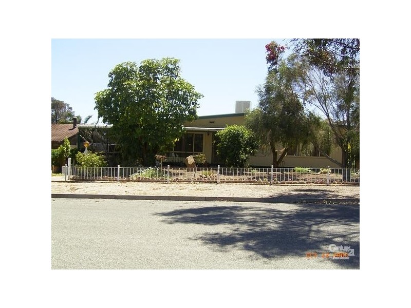 32 First Street, Napperby SA 5540
