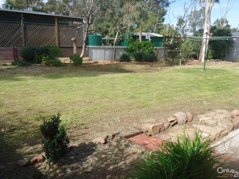 9 First Street, Napperby SA 5540