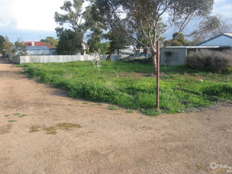 27 First Street, Napperby SA 5540