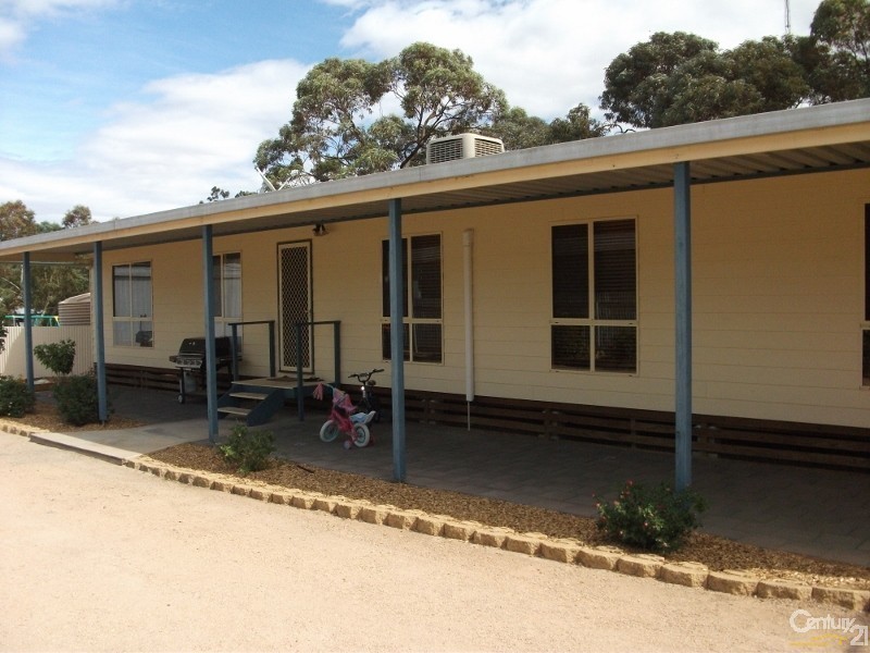 17 First Street, Napperby SA 5540