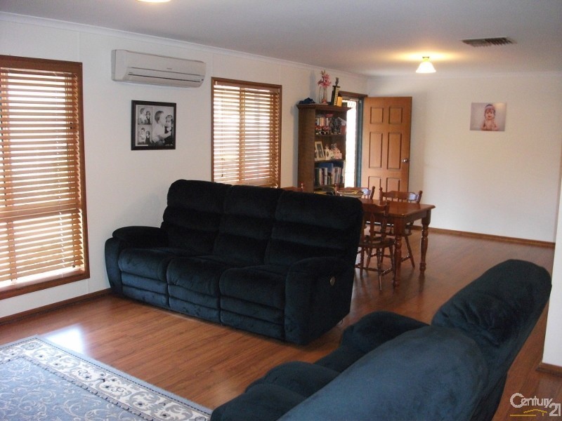 17 First Street, Napperby SA 5540