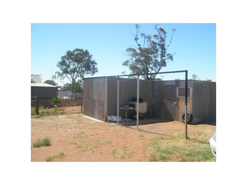22 Lewis Tce, Iron Knob SA 5601