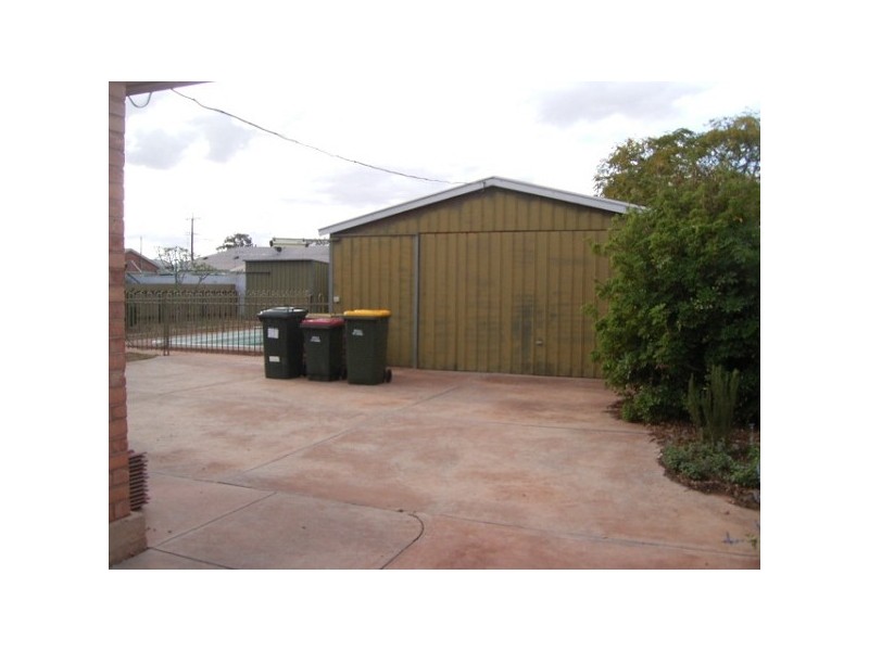 24 Flinders Ave, Whyalla Stuart SA 5608