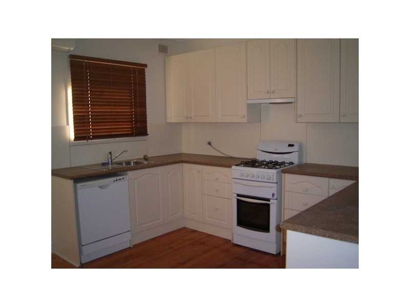 24 Flinders Ave, Whyalla Stuart SA 5608