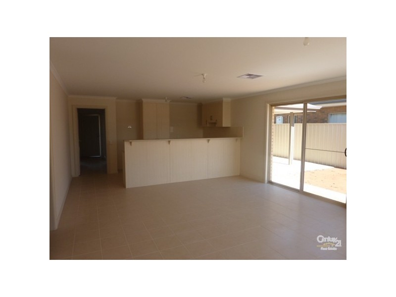 16 Henderson Street, Whyalla SA 5600