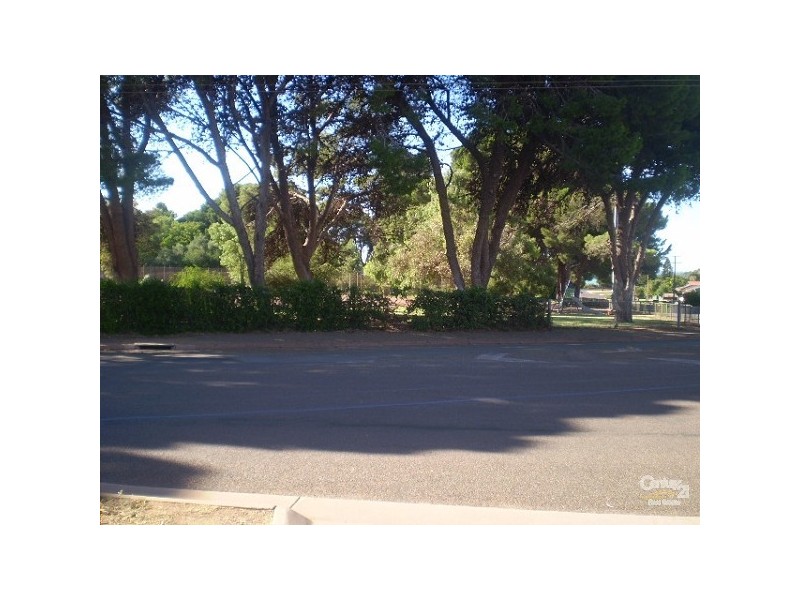 4 Broadbent Tce, Whyalla SA 5600