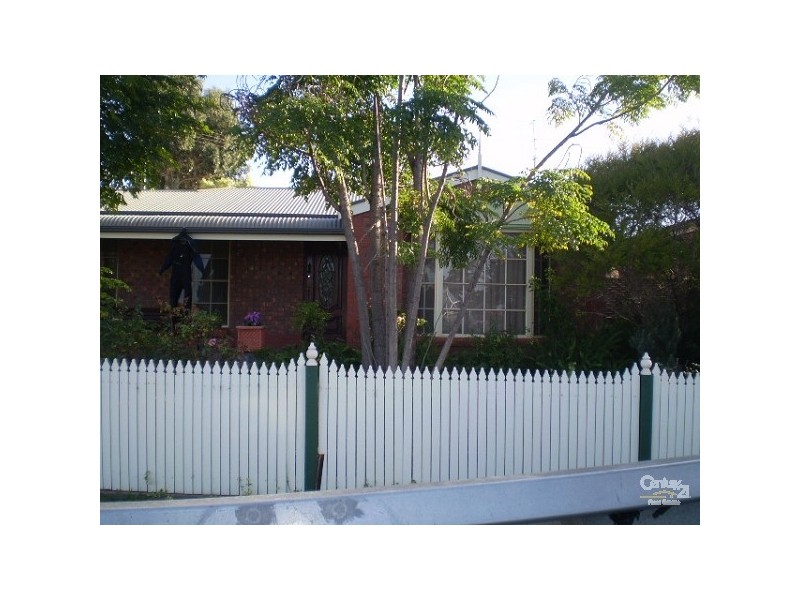 8 Broadbent Tce, Whyalla SA 5600