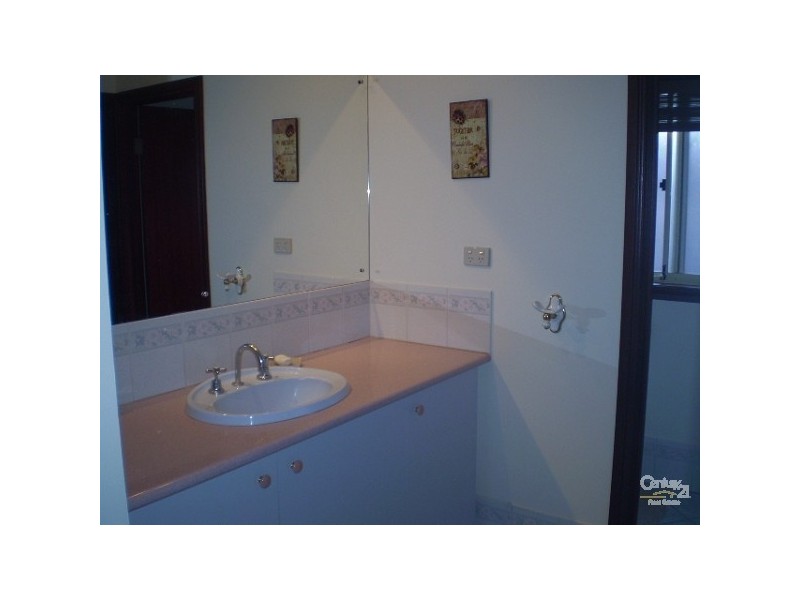 8 Broadbent Tce, Whyalla SA 5600