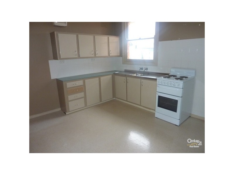 10 Wade Street, Whyalla SA 5600