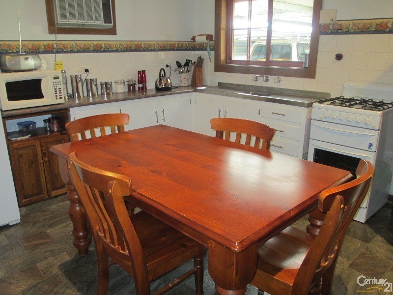 3 Moores Street, Whyalla Stuart SA 5608