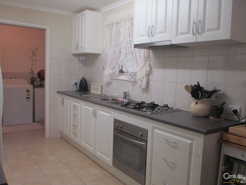 9 Hanneman Drive, Whyalla Jenkins SA 5609