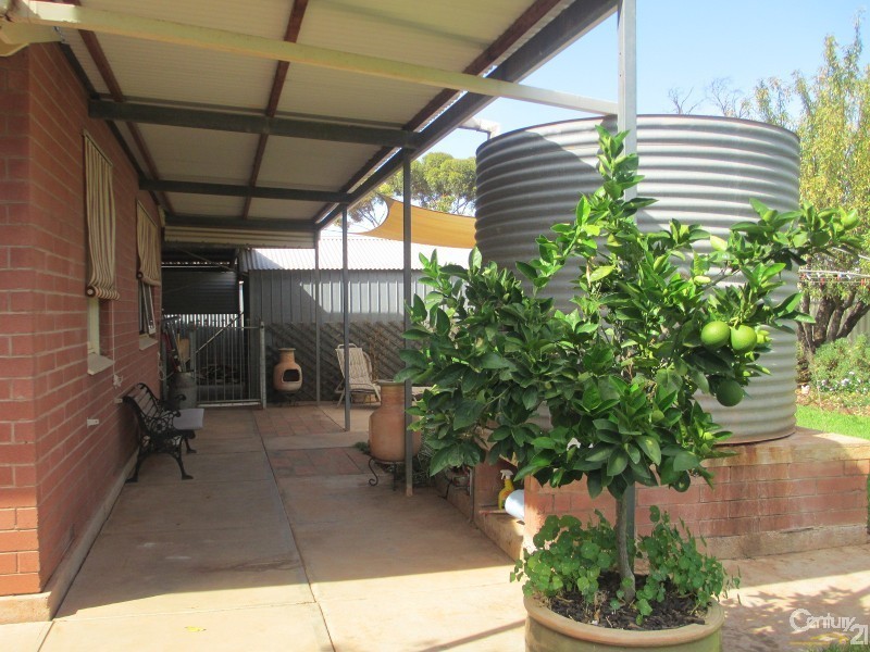 9 Hanneman Drive, Whyalla Jenkins SA 5609