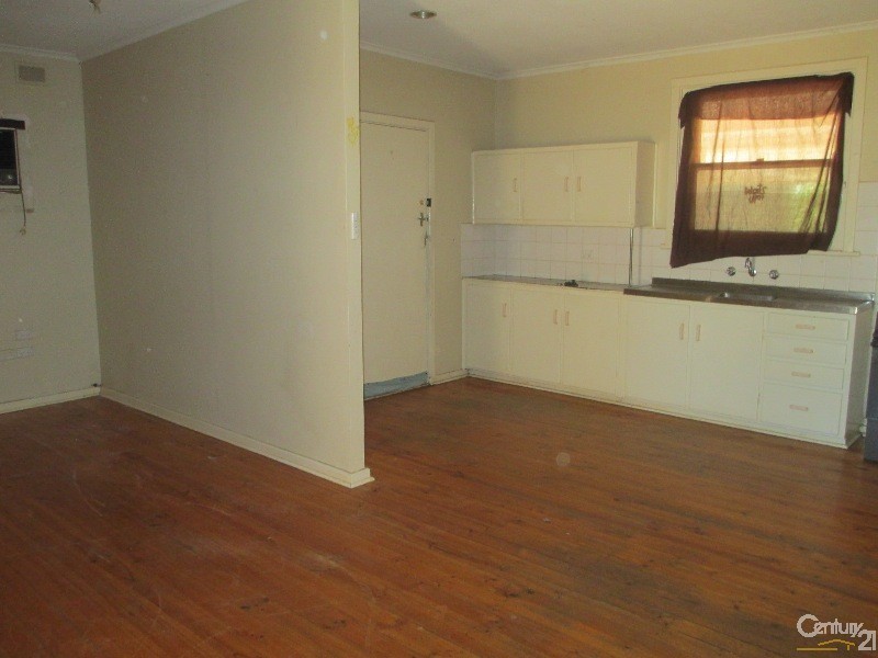 12 Henry, Whyalla Stuart SA 5608