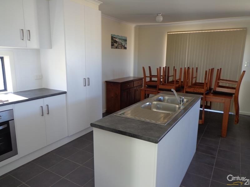31 Phillips Street, Whyalla Stuart SA 5608