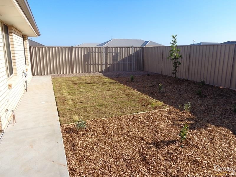4 Warnes Ave, Whyalla Jenkins SA 5609