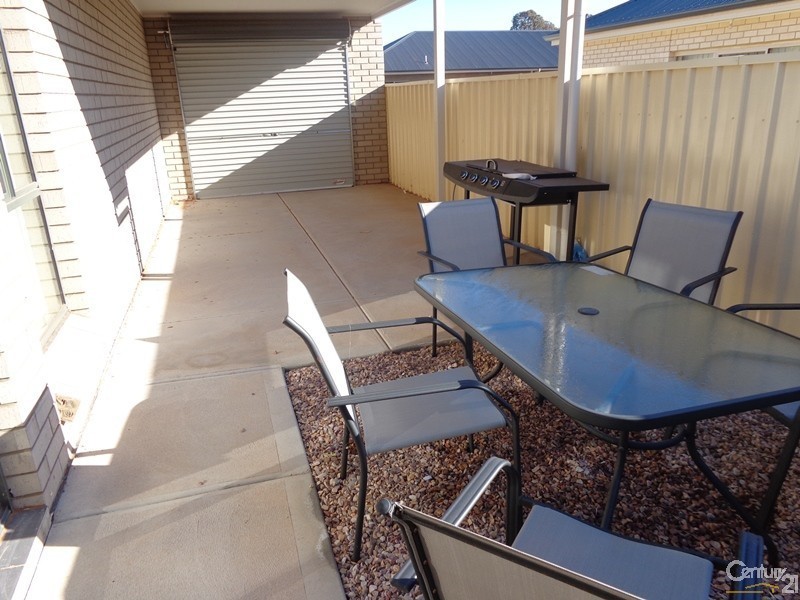 2 McDonald Drive, Whyalla Stuart SA 5608