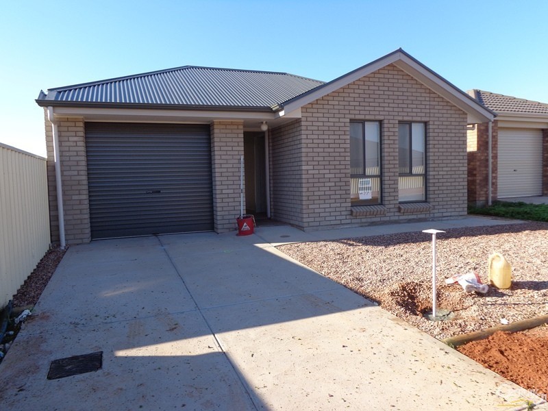 2  McDonald Dve, Whyalla Stuart SA 5608