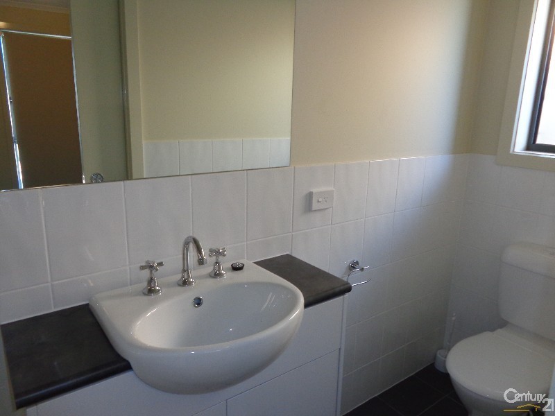 2  McDonald Dve, Whyalla Stuart SA 5608