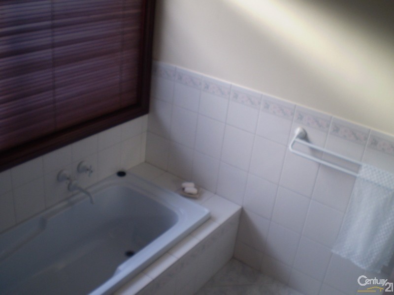 8B  Broadbent Tce, Whyalla SA 5600