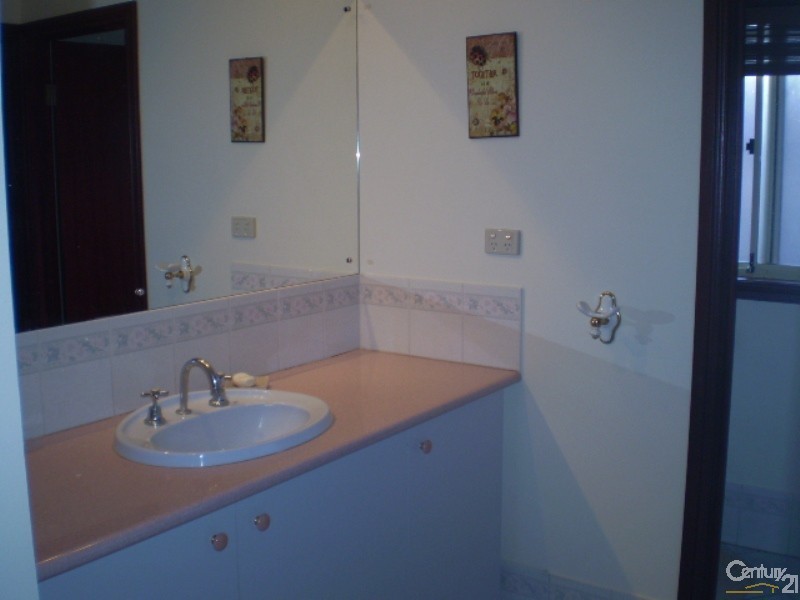 8B  Broadbent Tce, Whyalla SA 5600