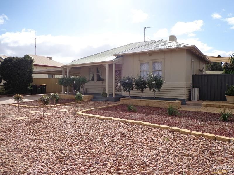 8 MacKenzie Street, Whyalla Playford SA 5600