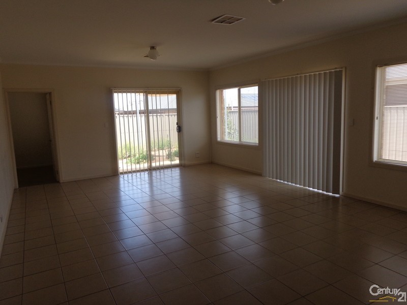 17 Fitzgerald Ave, Whyalla Jenkins SA 5609