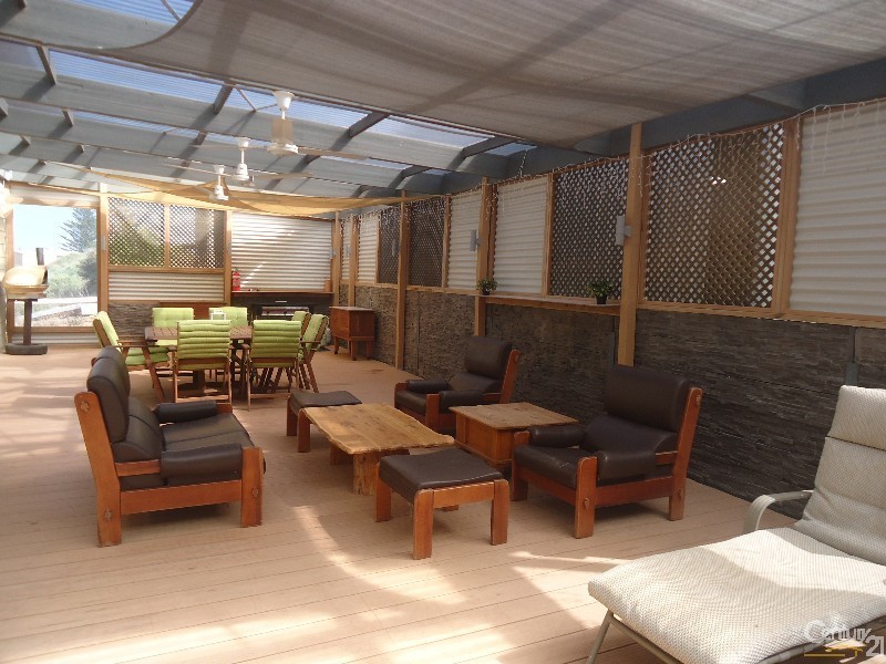 18 Eremophila Cove, Point Lowly SA 5600