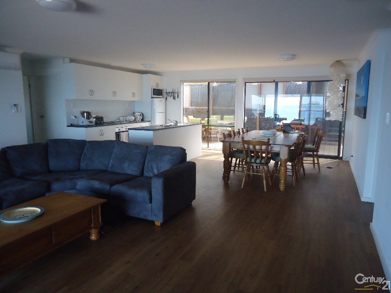 18 Eremophila Cove, Point Lowly SA 5600