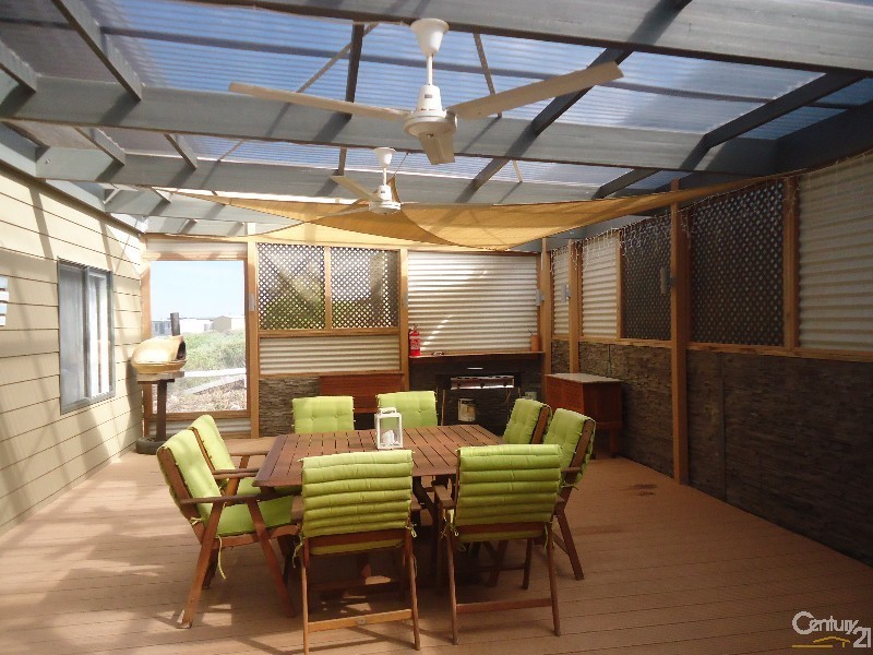 18 Eremophila Cove, Point Lowly SA 5600