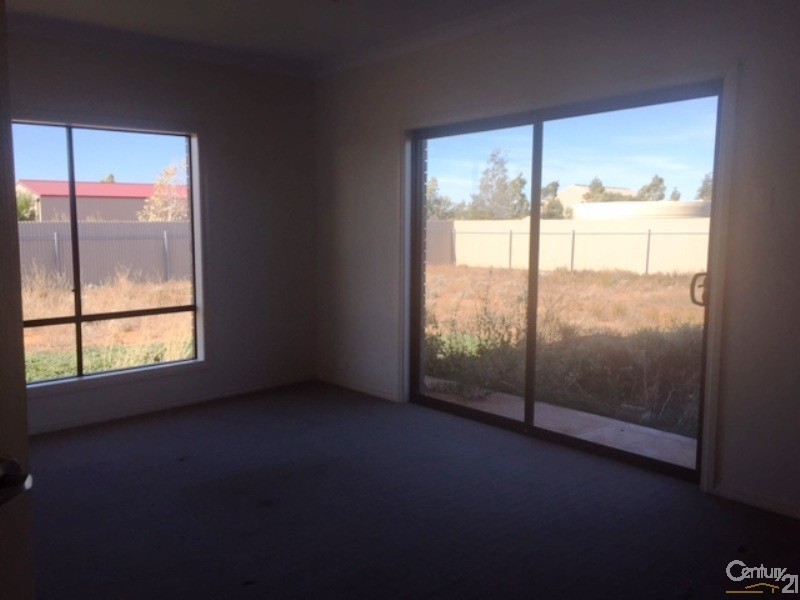 11 Fairclough Crescent, Whyalla Jenkins SA 5609