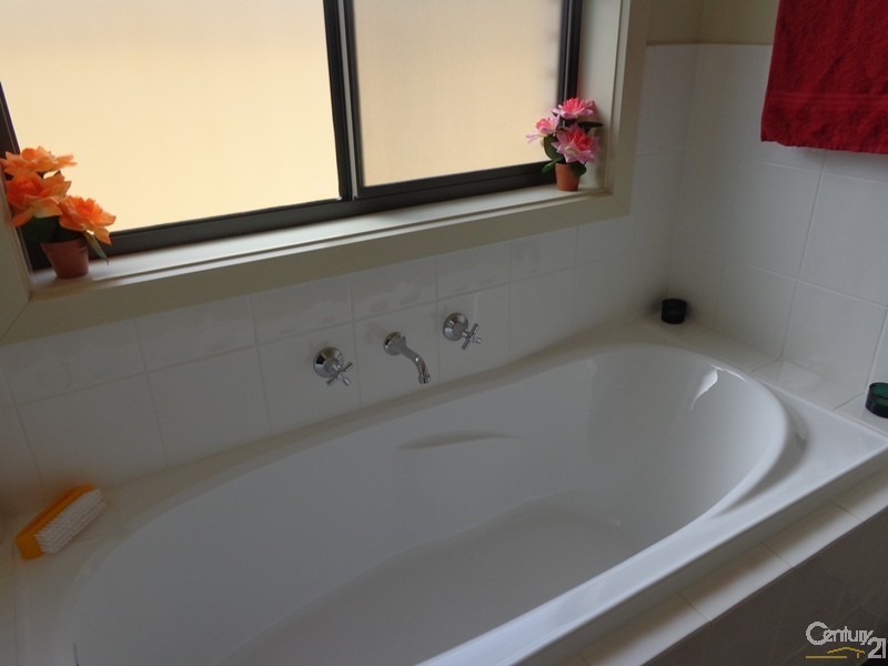 31 Phillips Street, Whyalla Stuart SA 5608