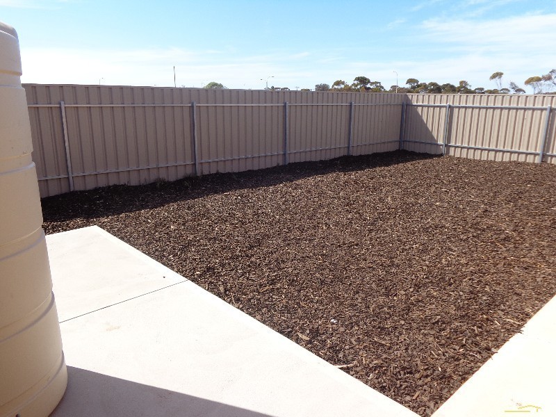 8 Gale St, Whyalla Jenkins SA 5609