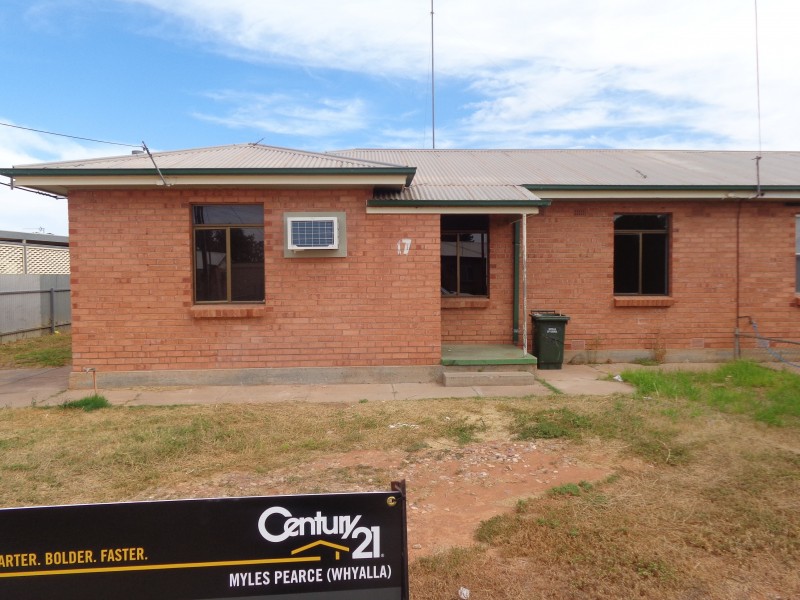 17 Hawke Street, Whyalla Stuart SA 5608