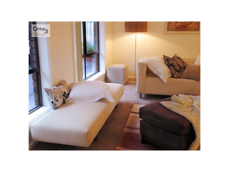 16 Sun Cresent, Happy Valley SA 5159