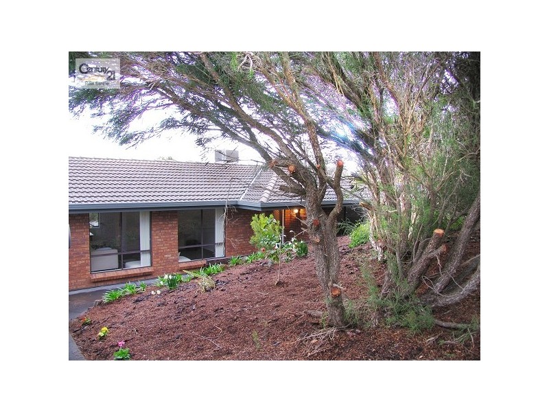 16 Sun Cresent, Happy Valley SA 5159