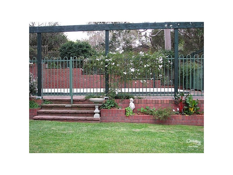 1 Landsdowne Avenue, Belair SA 5052