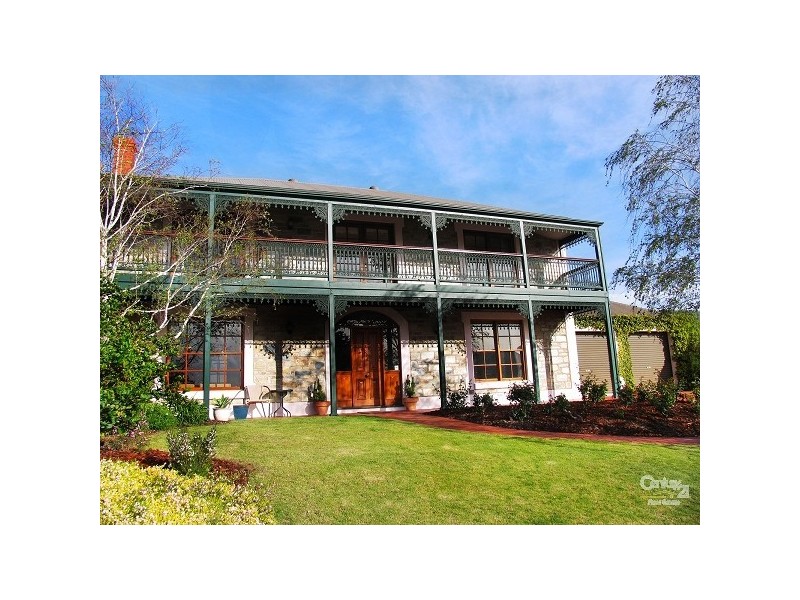 17 Farming Crescent, Hallett Cove SA 5158