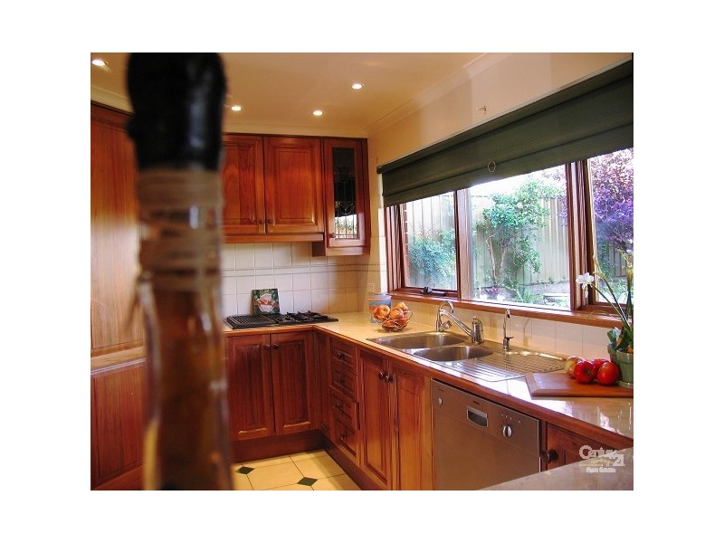 17 Farming Crescent, Hallett Cove SA 5158