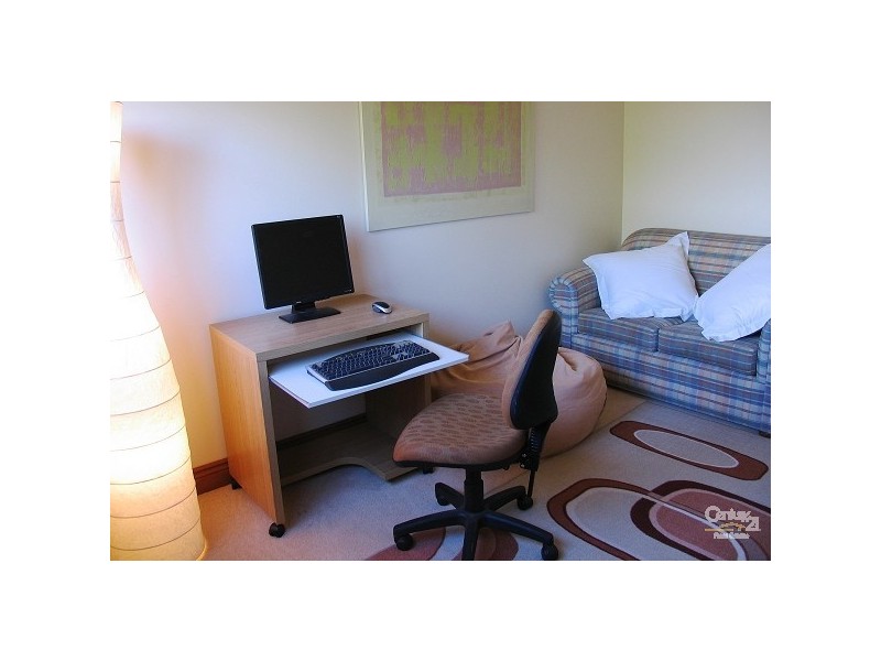 17 Farming Crescent, Hallett Cove SA 5158