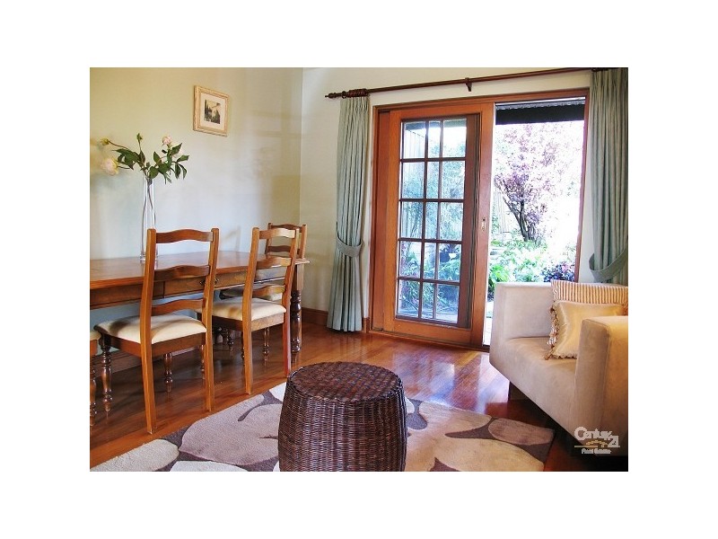 17 Farming Crescent, Hallett Cove SA 5158