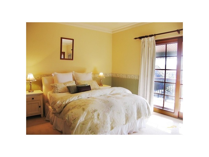 17 Farming Crescent, Hallett Cove SA 5158