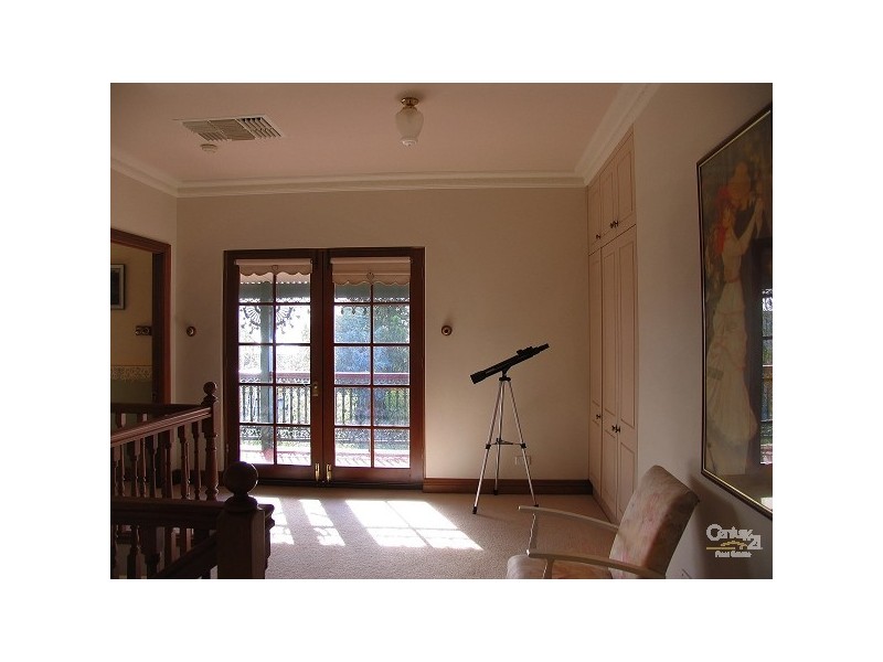 17 Farming Crescent, Hallett Cove SA 5158