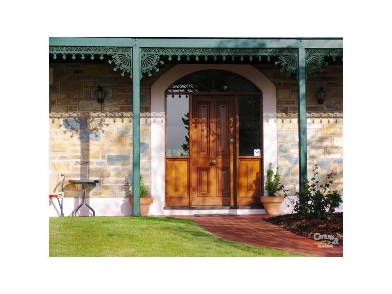 17 Farming Crescent, Hallett Cove SA 5158