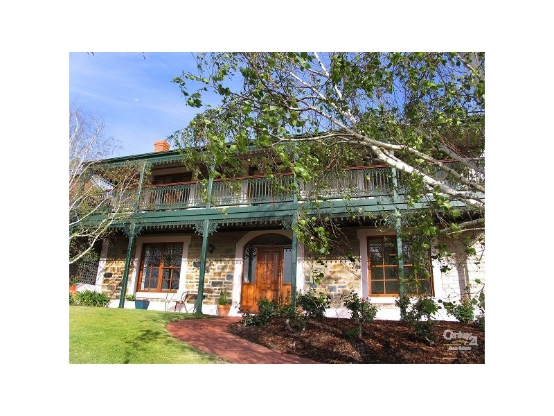 17 Farming Crescent, Hallett Cove SA 5158