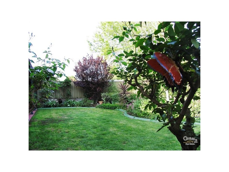 17 Farming Crescent, Hallett Cove SA 5158