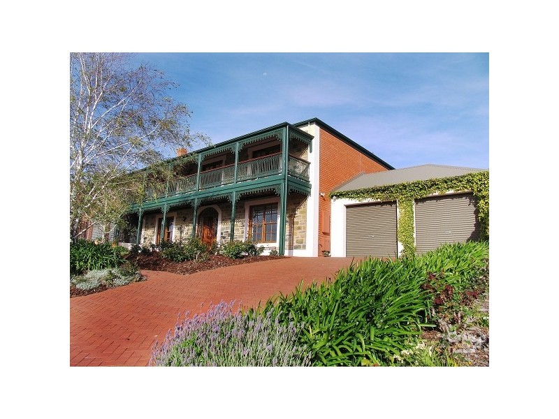 17 Farming Crescent, Hallett Cove SA 5158