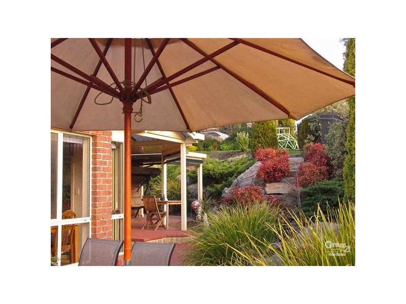 18 Sandalwood Crescent, Flagstaff Hill SA 5159